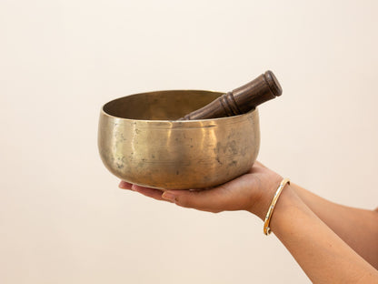 Remuna Singing Bowl - Base note F3 (174 Hz)