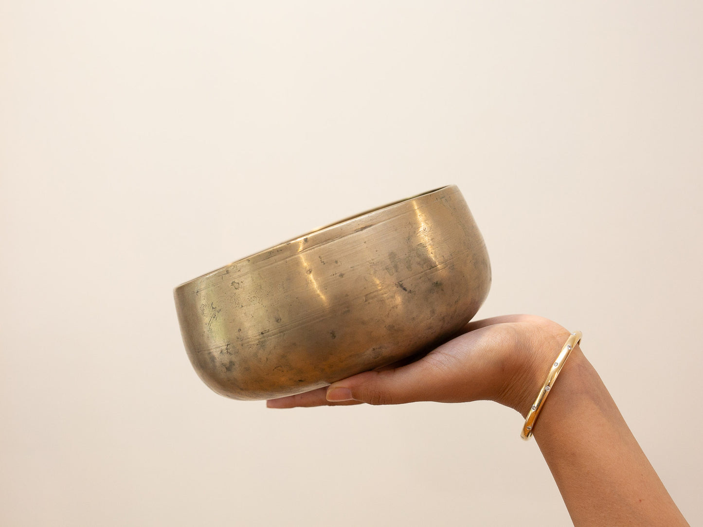 Remuna Singing Bowl - Base note F3 (174 Hz)