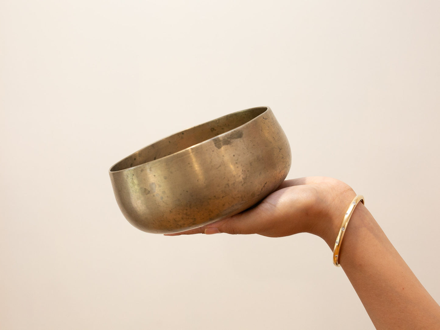 Remuna Singing Bowl - Base note A3 (223 Hz)