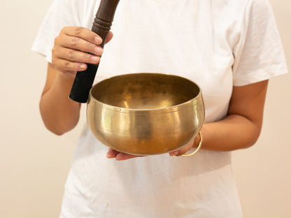 Remuna Singing Bowl - Base note F#3 (186 Hz)