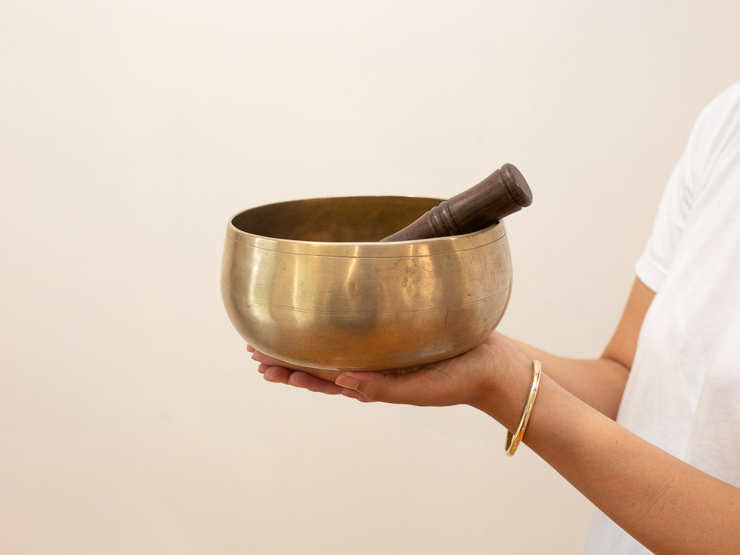 Remuna Singing Bowl - Base note F#3 (186 Hz)