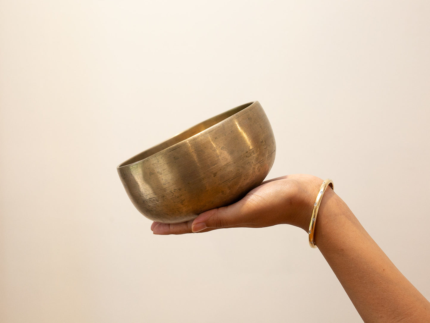 Remuna Singing Bowl - Base note D4 (294 Hz)