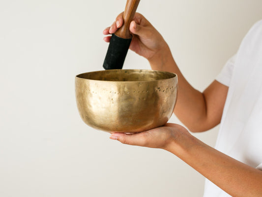 Tara Singing Bowl - Base Note F#3 (180 Hz)