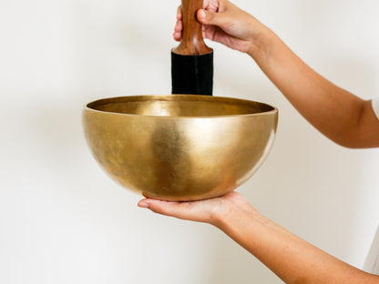 Contemporary Flow Singing Bowl - Base Note D#3 153 Hz