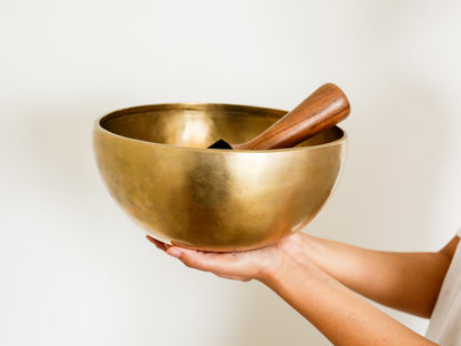 Contemporary Flow Singing Bowl - Base Note D#3 153 Hz