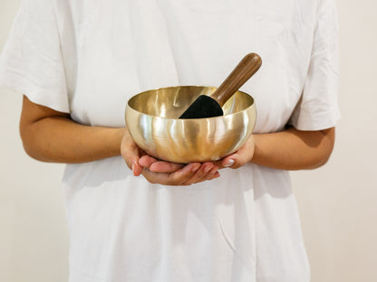 15 cms Easy Play Singing Bowl – B3 243 Hz