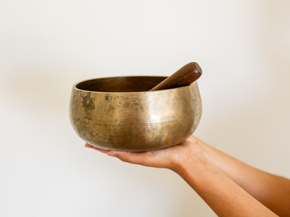 Remuna Singing Bowl - Base note A#3 (235 Hz)