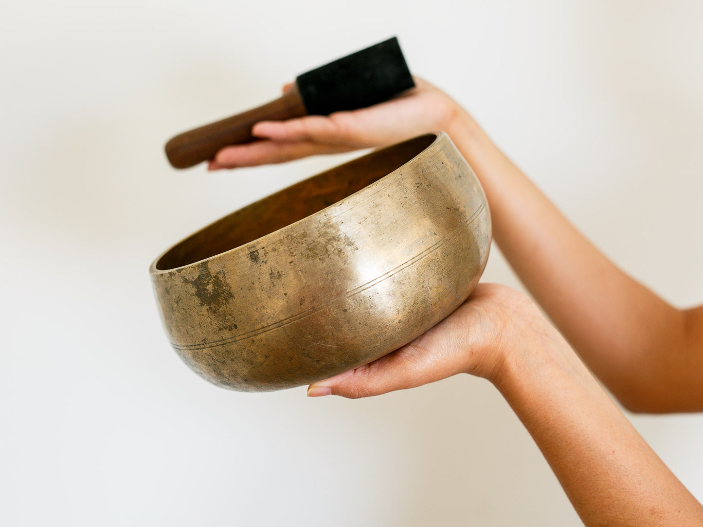 Remuna Singing Bowl - Base note A#3 (235 Hz)