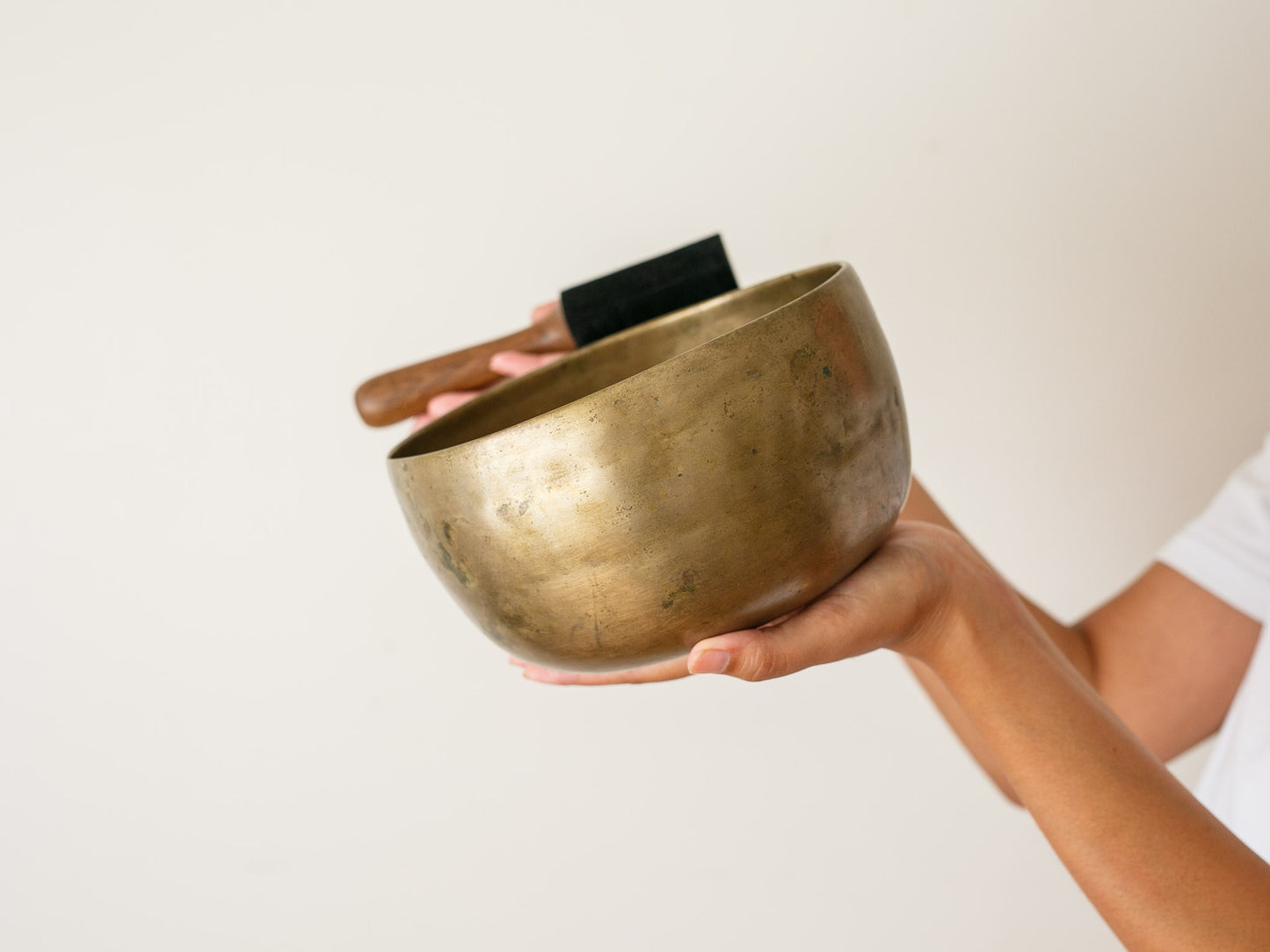 Tara Singing Bowl - Base Note E3 (163 Hz)