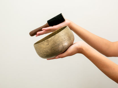 Remuna Singing Bowl - Base note A#3 (236 Hz)