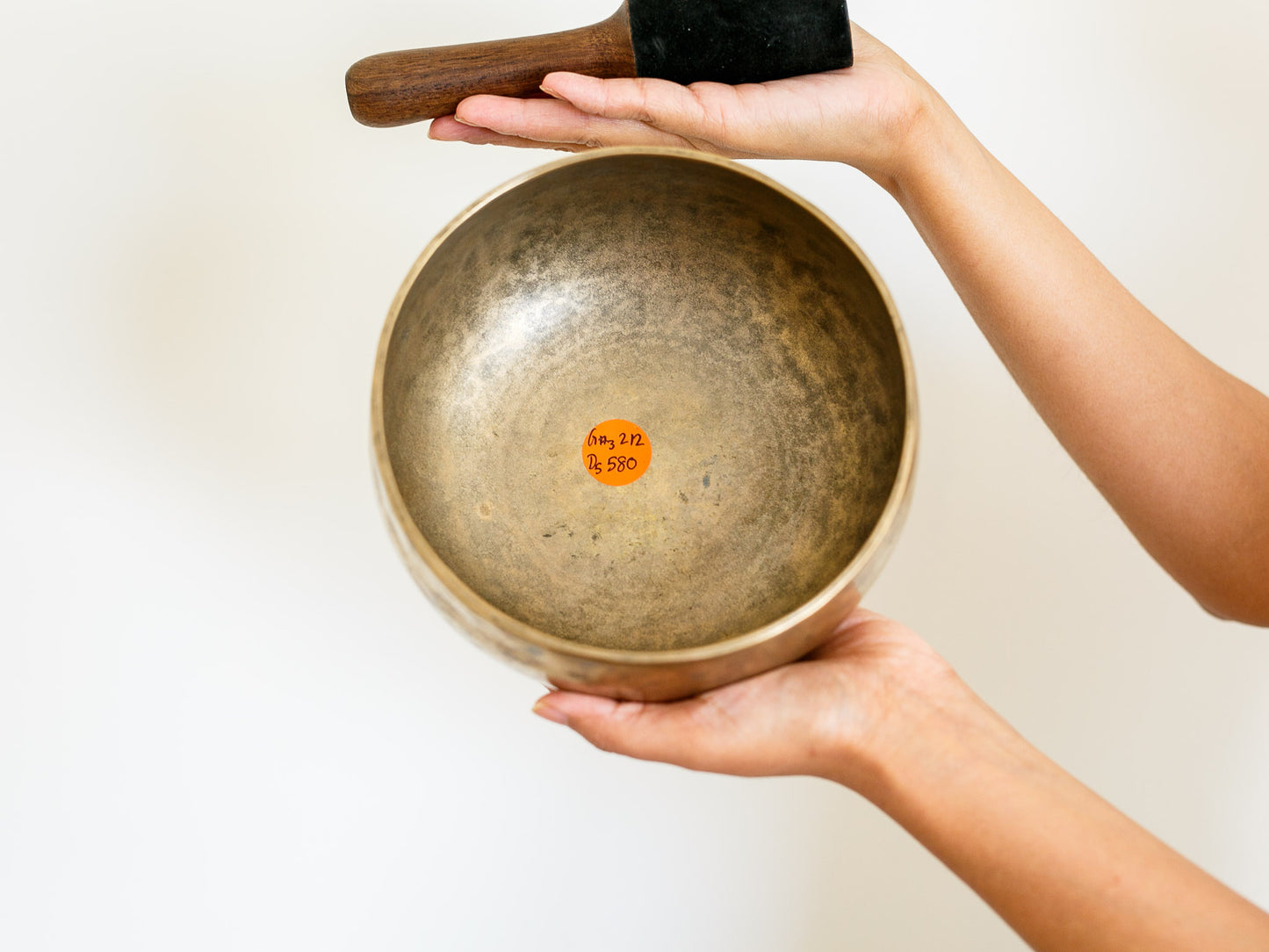 Remuna Singing Bowl - Base note G#3 (212 Hz)