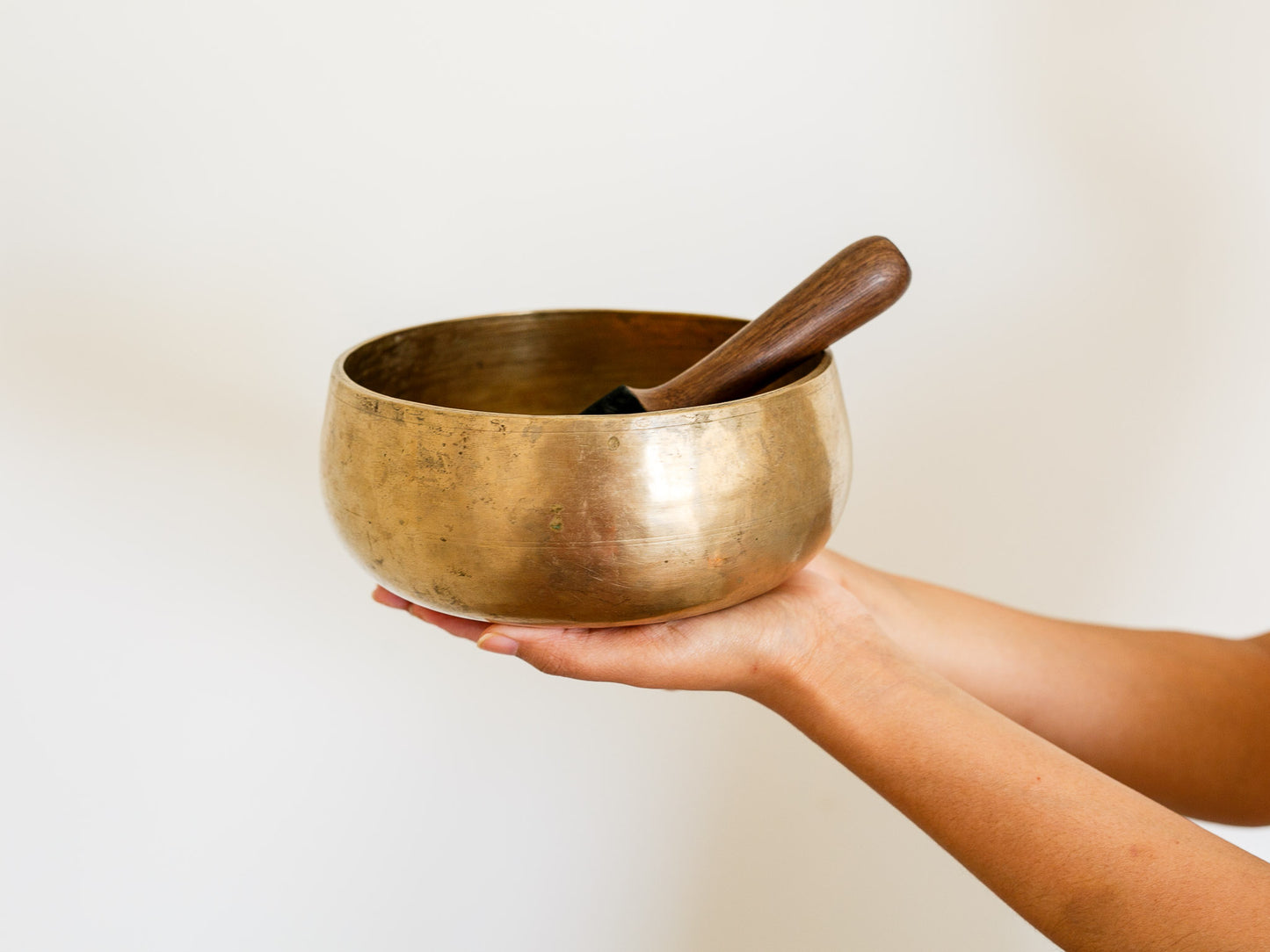 Remuna Singing Bowl - Base note A3 (221 Hz)