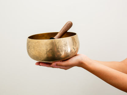 Remuna Singing Bowl - Base note A3 (220 Hz)