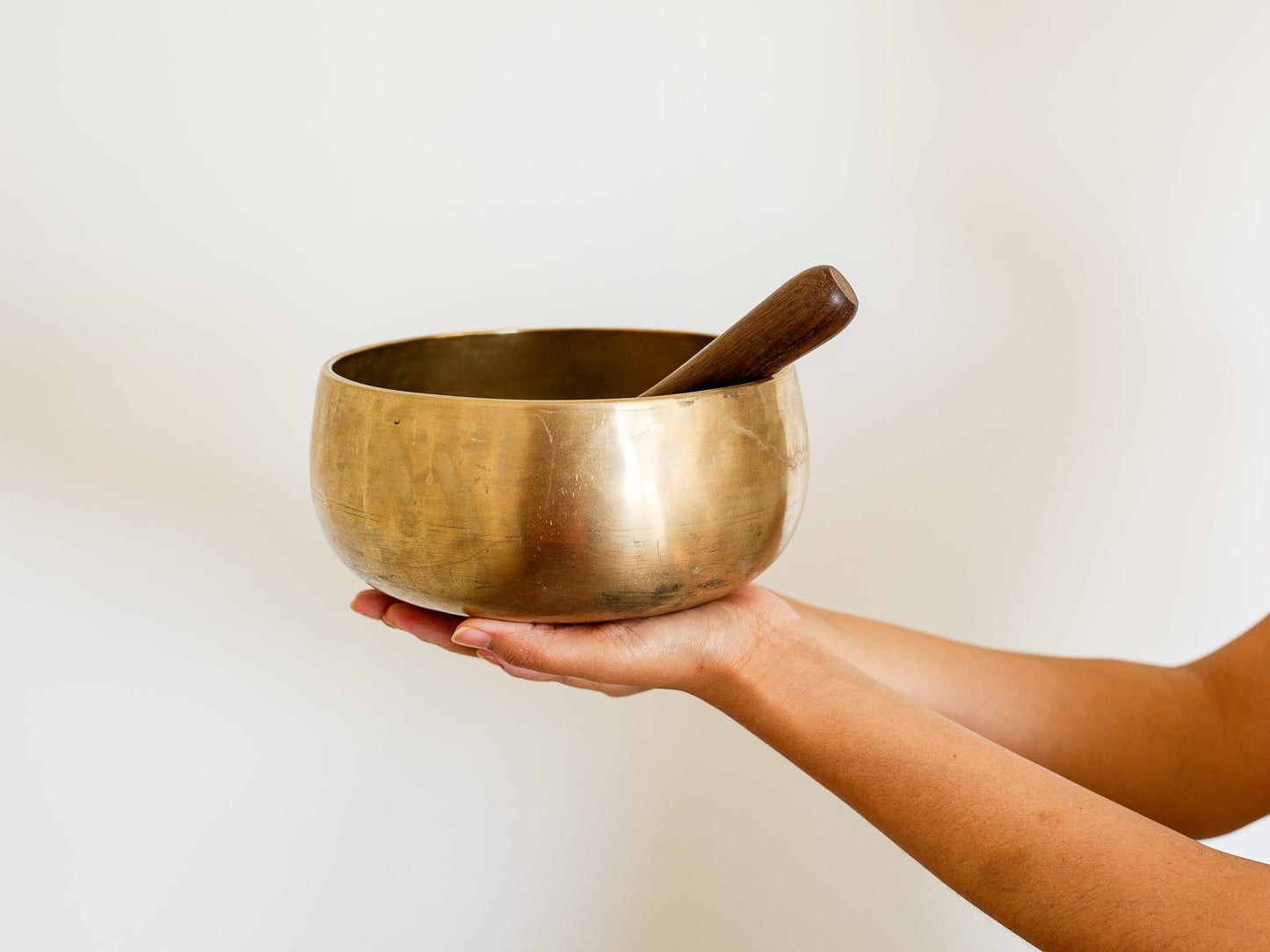 Remuna Singing Bowl - Base note G#3 (203 Hz)