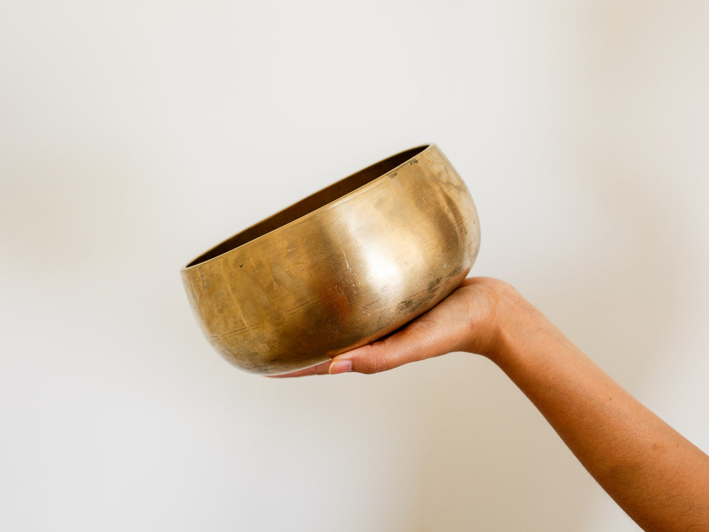 Remuna Singing Bowl - Base note G#3 (203 Hz)