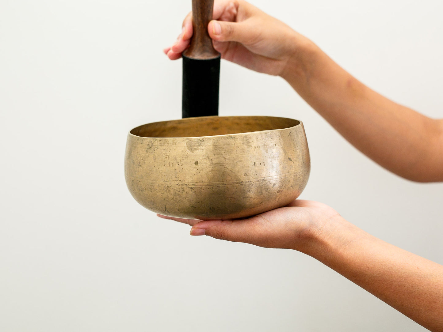 Remuna Singing Bowl - Base note F3 (179 Hz)