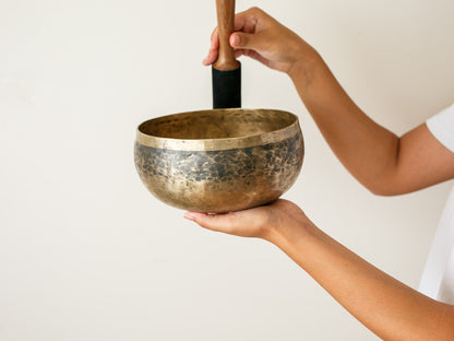 Tara Singing Bowl - Base Note C#3 (138 Hz)