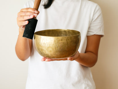 Tara Singing Bowl - Base Note F3 (170 Hz)