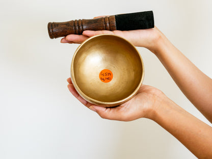 Small Contemporary Flow Singing Bowl - Base note C5 (534 Hz)