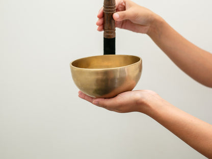 Small Contemporary Flow Singing Bowl - Base note F4(355)