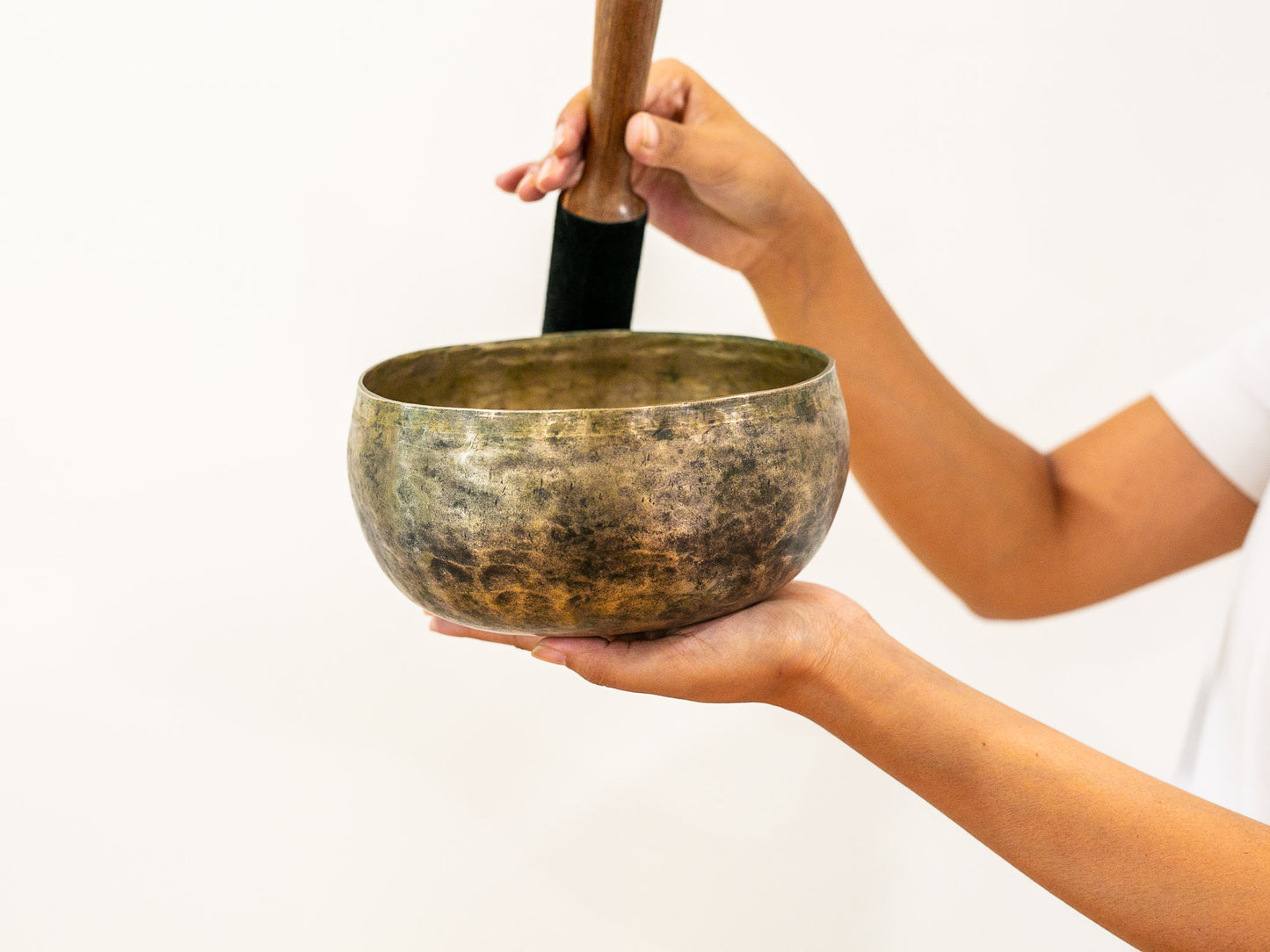 Tara Singing Bowl - Base Note D#3 (159 Hz)