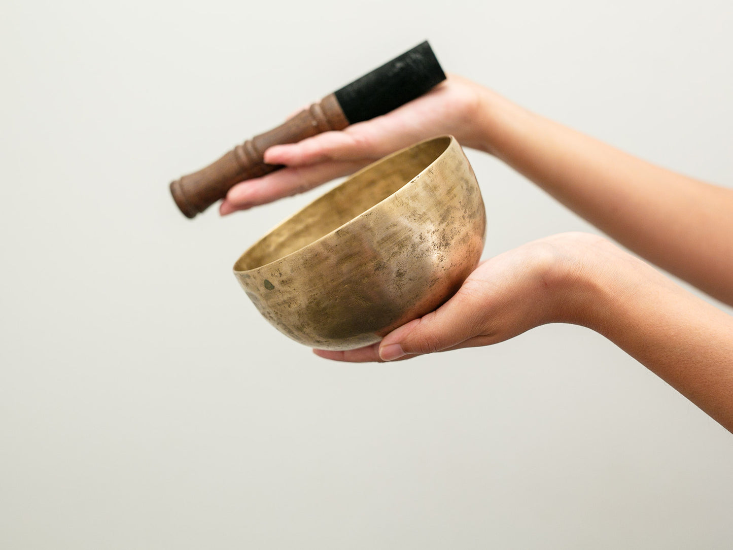 Small Tara Singing Bowl - Base Note C#4 (275 Hz)