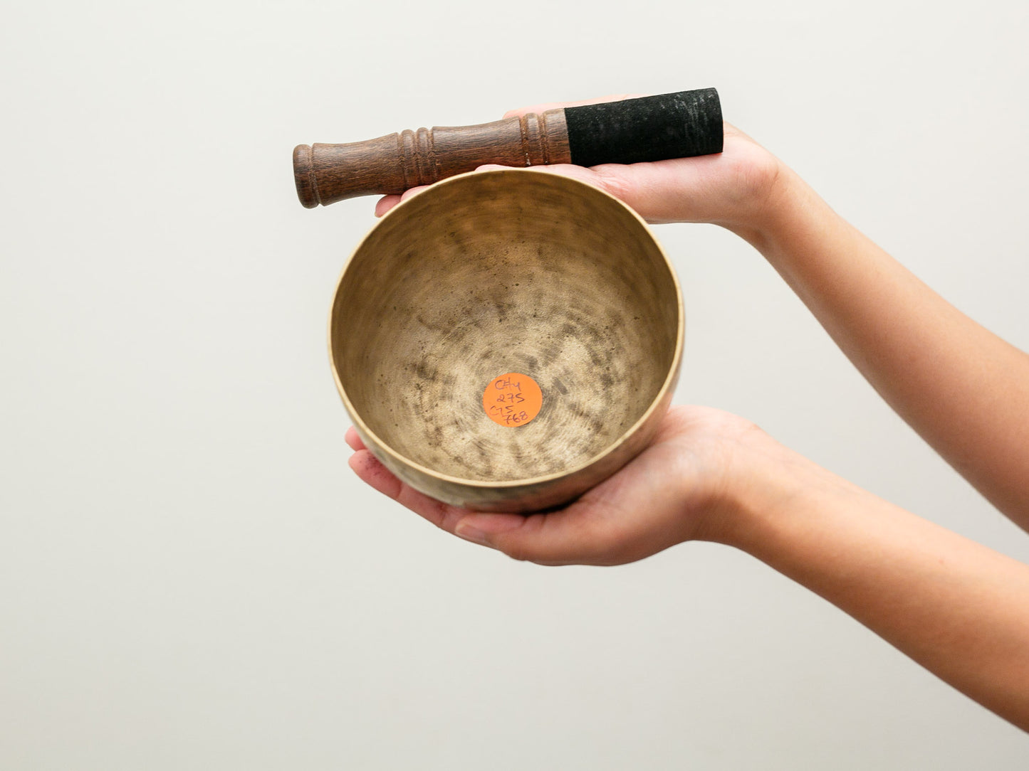 Small Tara Singing Bowl - Base Note C#4 (275 Hz)