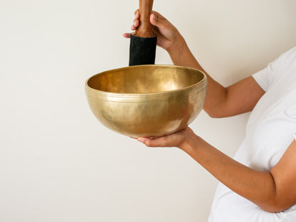 Low and Light Bowl - Base note D#3 154 Hz