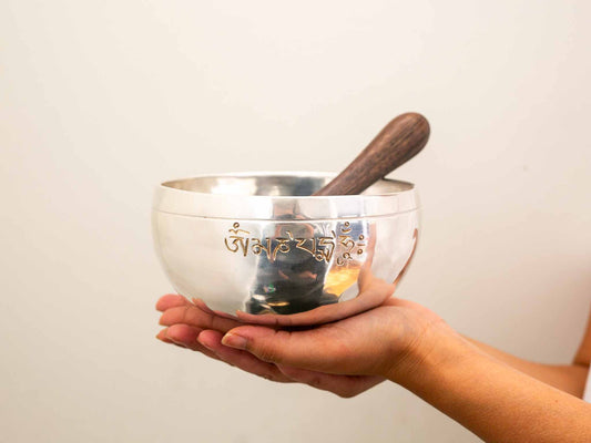 Silver Moon Singing Bowl - Base Note E4 (326)