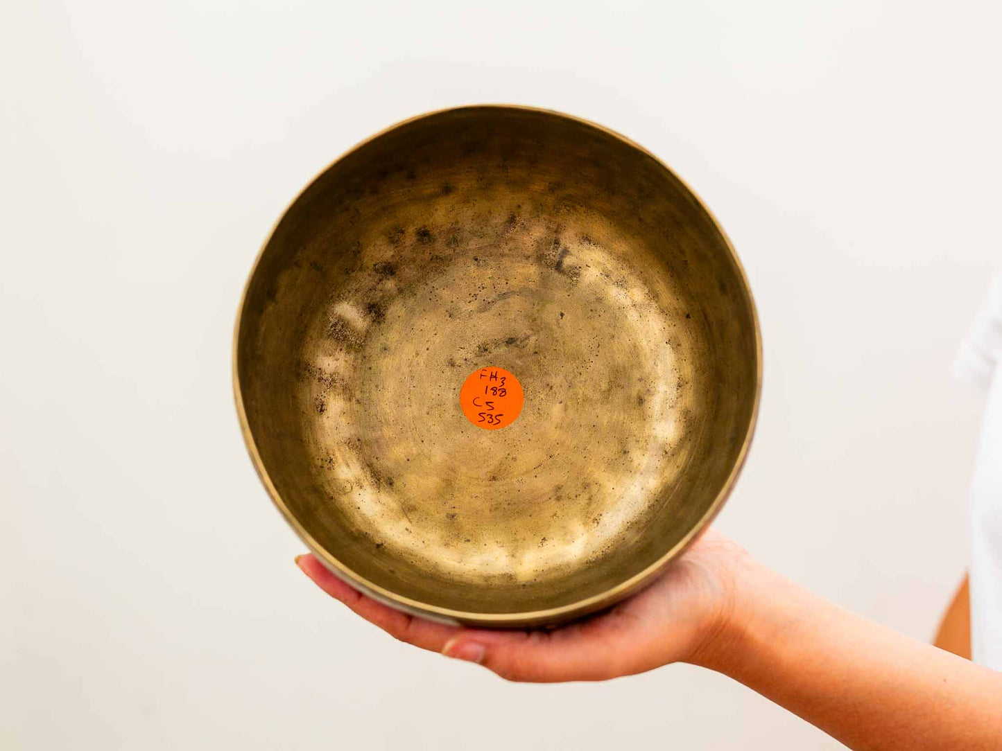 Tara Singing Bowl - Base Note F#3 (188 Hz)