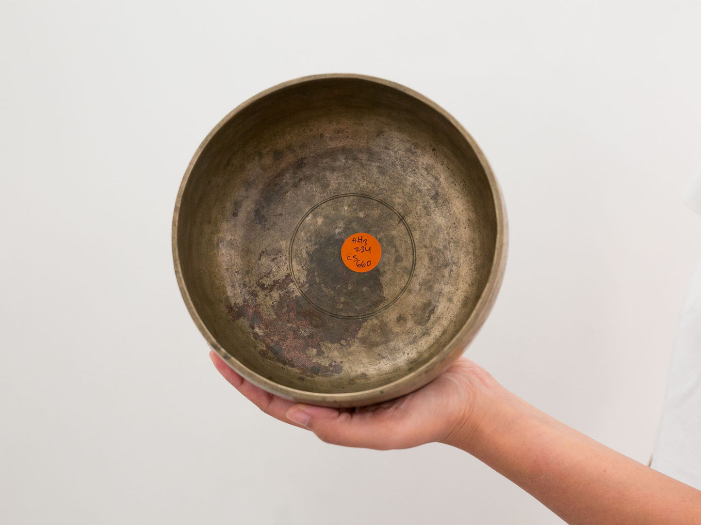 Tara Singing Bowl (thick rim) - Base Note A#3 (234 Hz)
