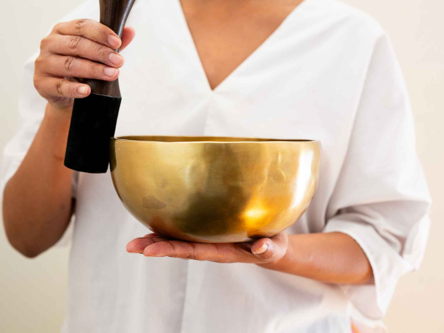 Hand Hammered Singing Bowl - Base Note C4 258 Hz