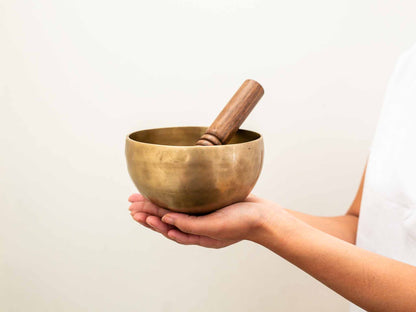 Small Hand Hammered Singing Bowl - Base note F4 (340)