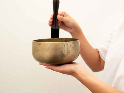 Remuna Singing Bowl - F#3 (182 Hz)