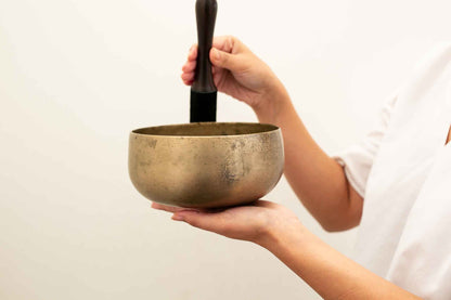 Remuna Singing Bowl - F#3 (183 Hz)