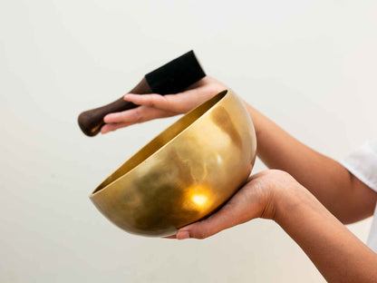 Hand Hammered Singing Bowl - Base Note C4 258 Hz