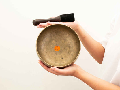 Remuna Singing Bowl - F#3 (182 Hz)