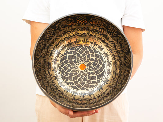 Cosmic Mandala Singing Bowl (G2 96 Hz)