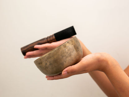 Small Tara Singing Bowl - Base Note G4 (380)