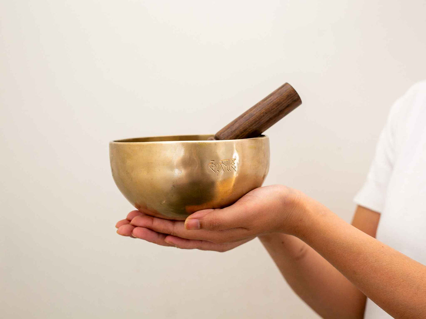 Hand Hammered Moon Singing Bowl - Base Note E4 325