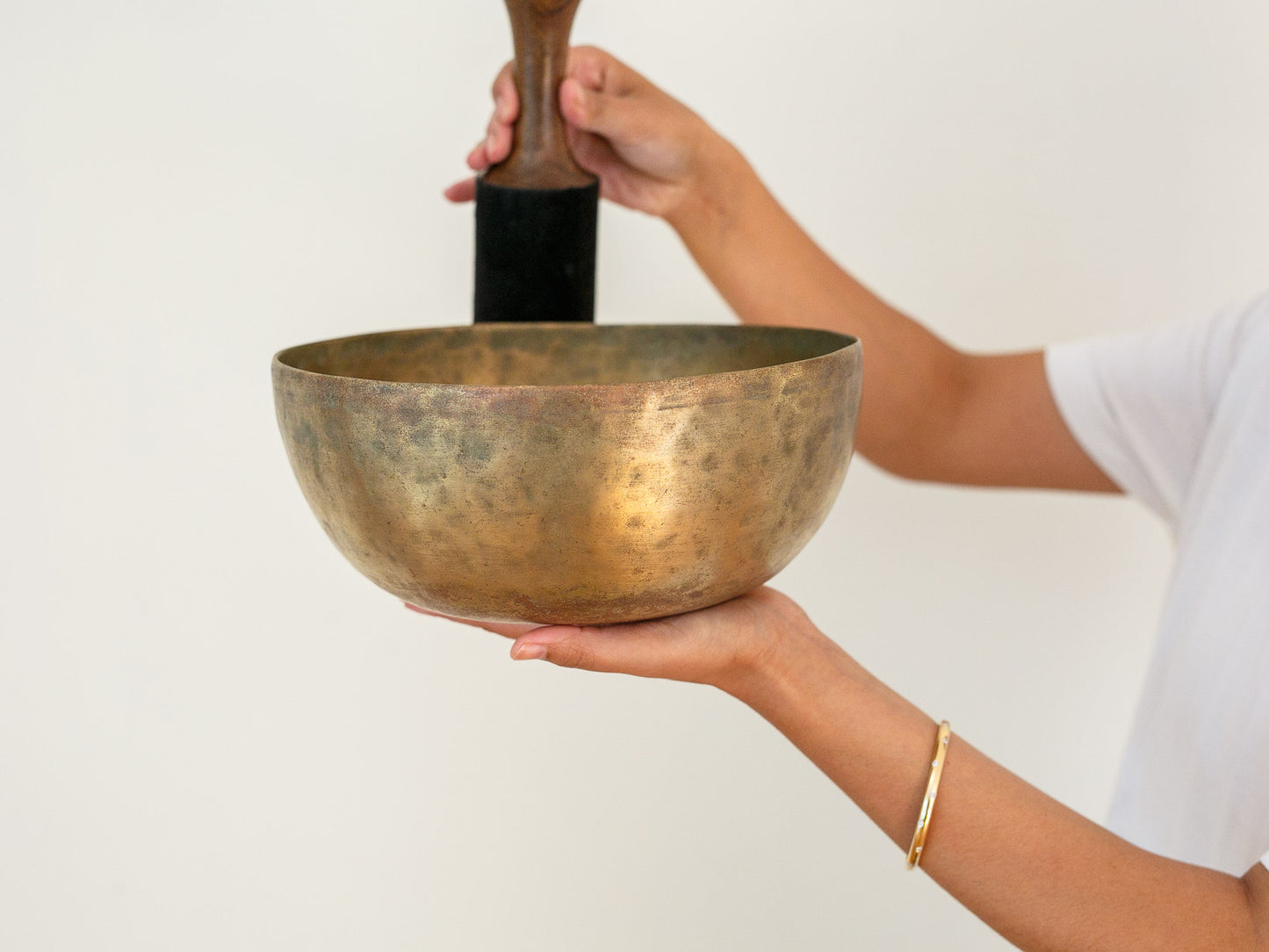 Medium Serenity Tibetan Singing Bowl - F 89 Hz