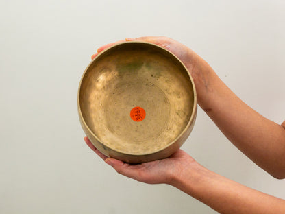 Remuna Singing Bowl - G3 (197 Hz)