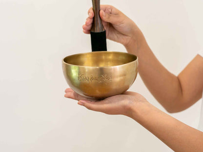 Hand Hammered Moon Singing Bowl - Base Note D4 286 Hz