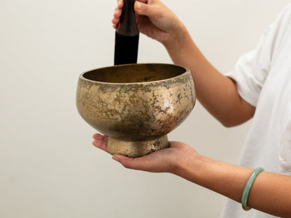 Pedestal Singing Bowl - Base Note D#4 306 Hz