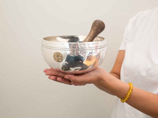 Silver Moon Singing Bowl - Base Note C4 (254 Hz)