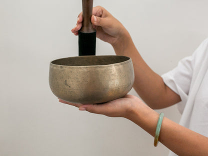 Remuna Singing Bowl - G#3 (208 Hz)