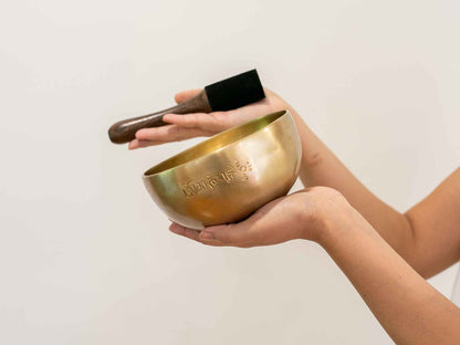 Hand Hammered Moon Singing Bowl - Base Note D4 286 Hz