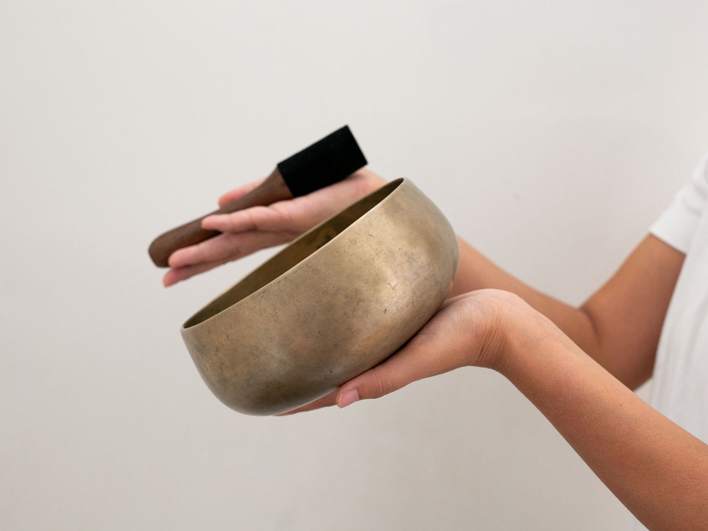 Remuna Singing Bowl - F#3 (179 Hz)