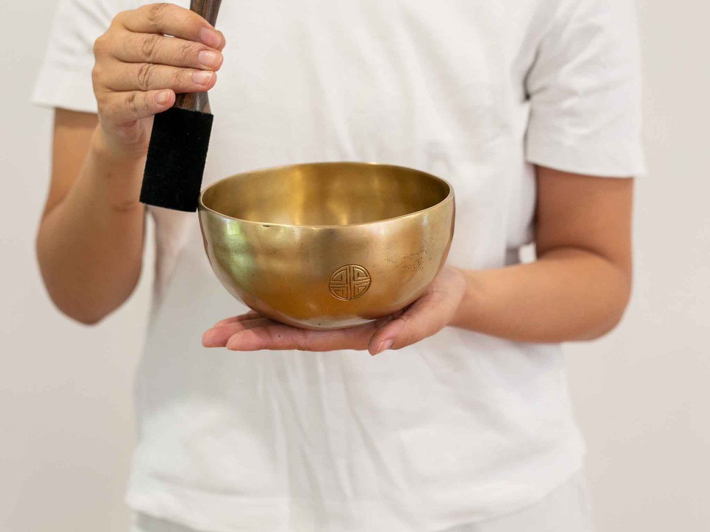Hand Hammered Moon Singing Bowl - Base Note D4 286 Hz