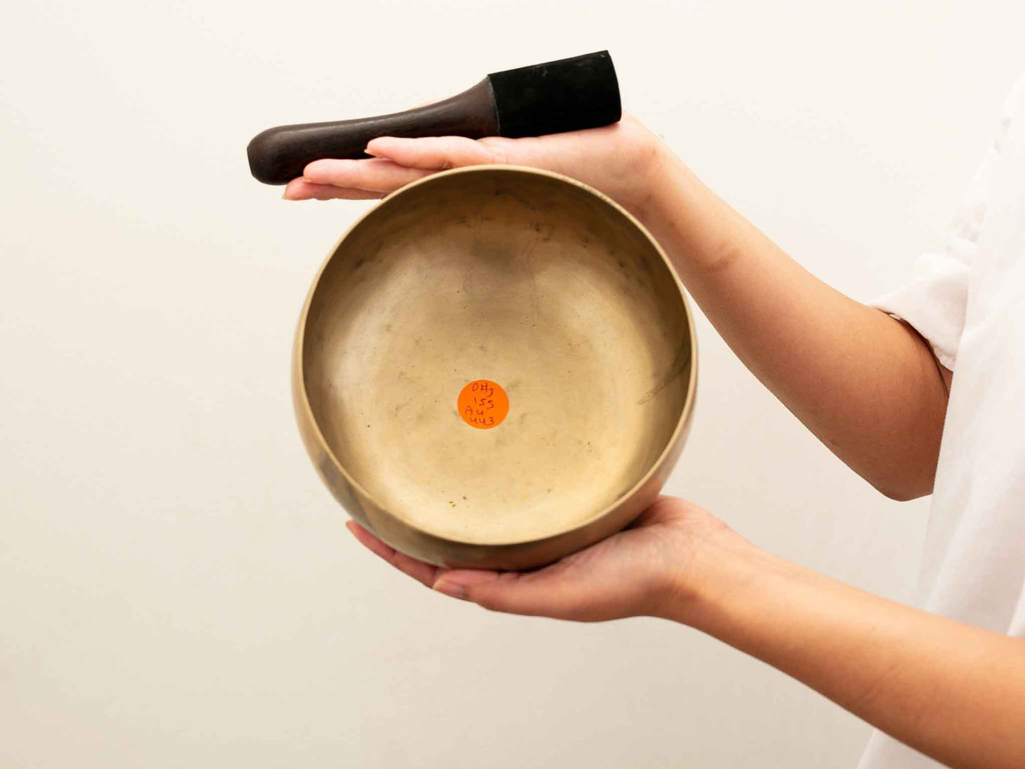 Remuna Singing Bowl - D#3 (153 Hz)